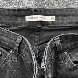 Levi’s Classic Mid Rise Skinny | 29